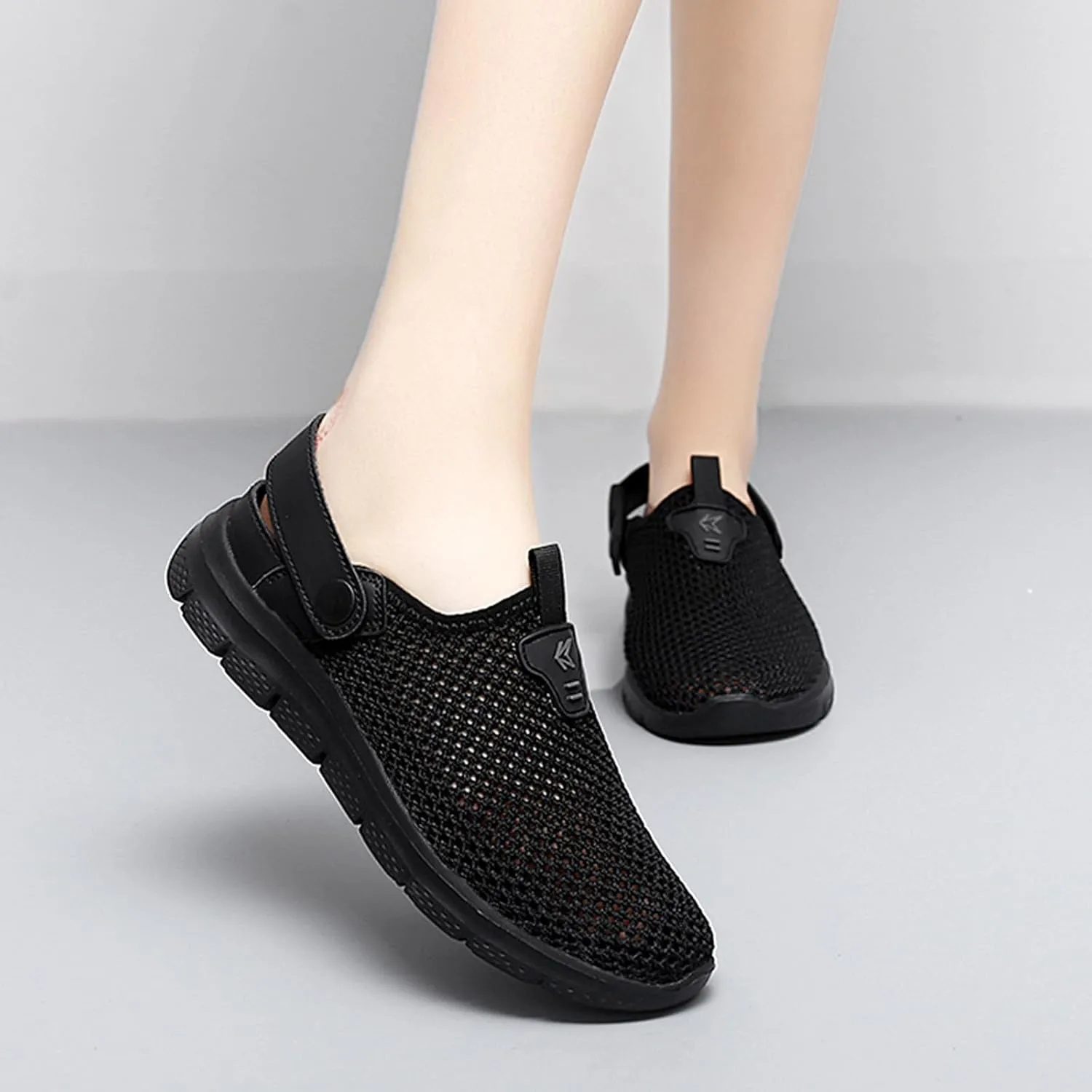 ihinzry Men's Women's Garden Clogs Hollow Mesh Clog Indoor Outdoor Slippers Nurse Work Mules