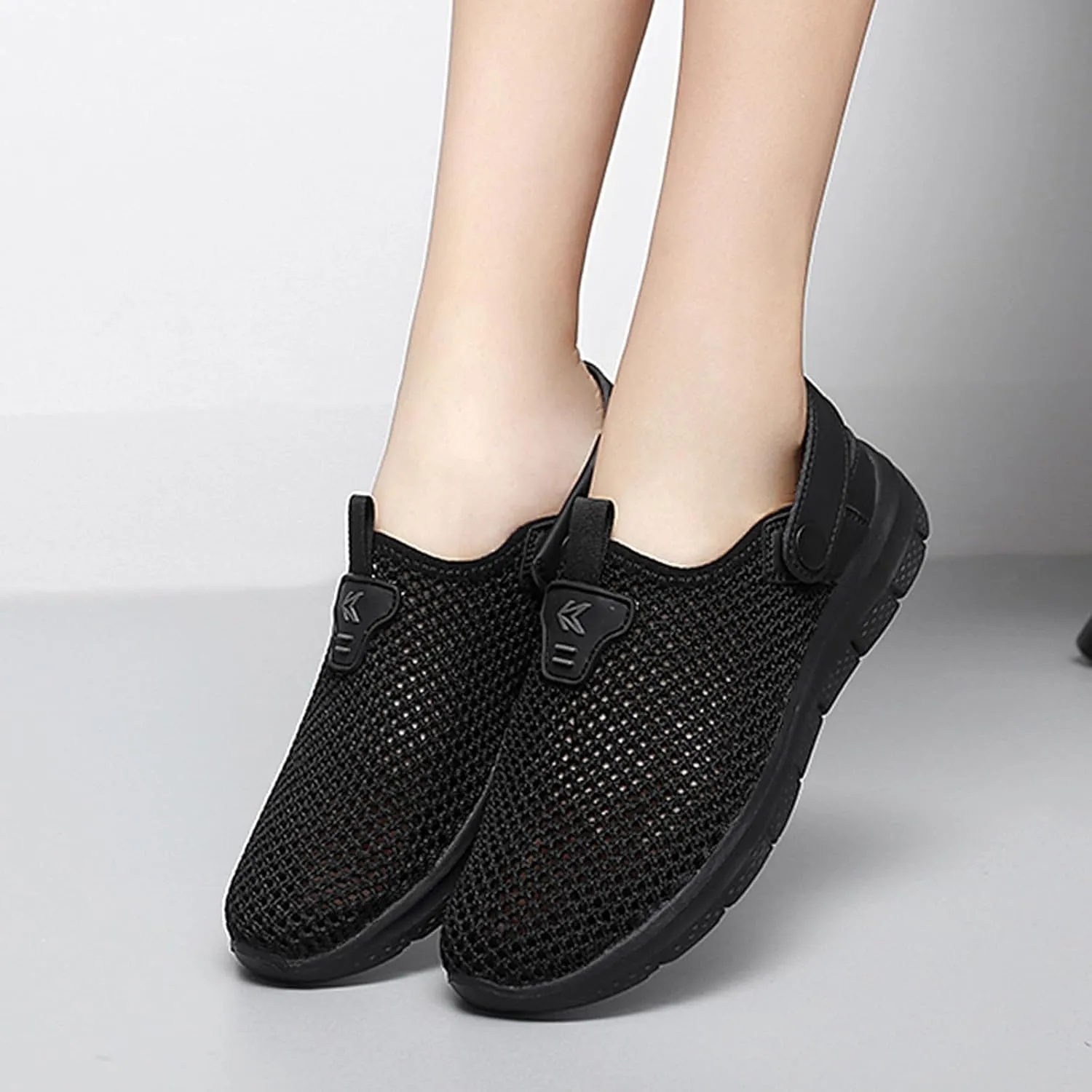 ihinzry Men's Women's Garden Clogs Hollow Mesh Clog Indoor Outdoor Slippers Nurse Work Mules