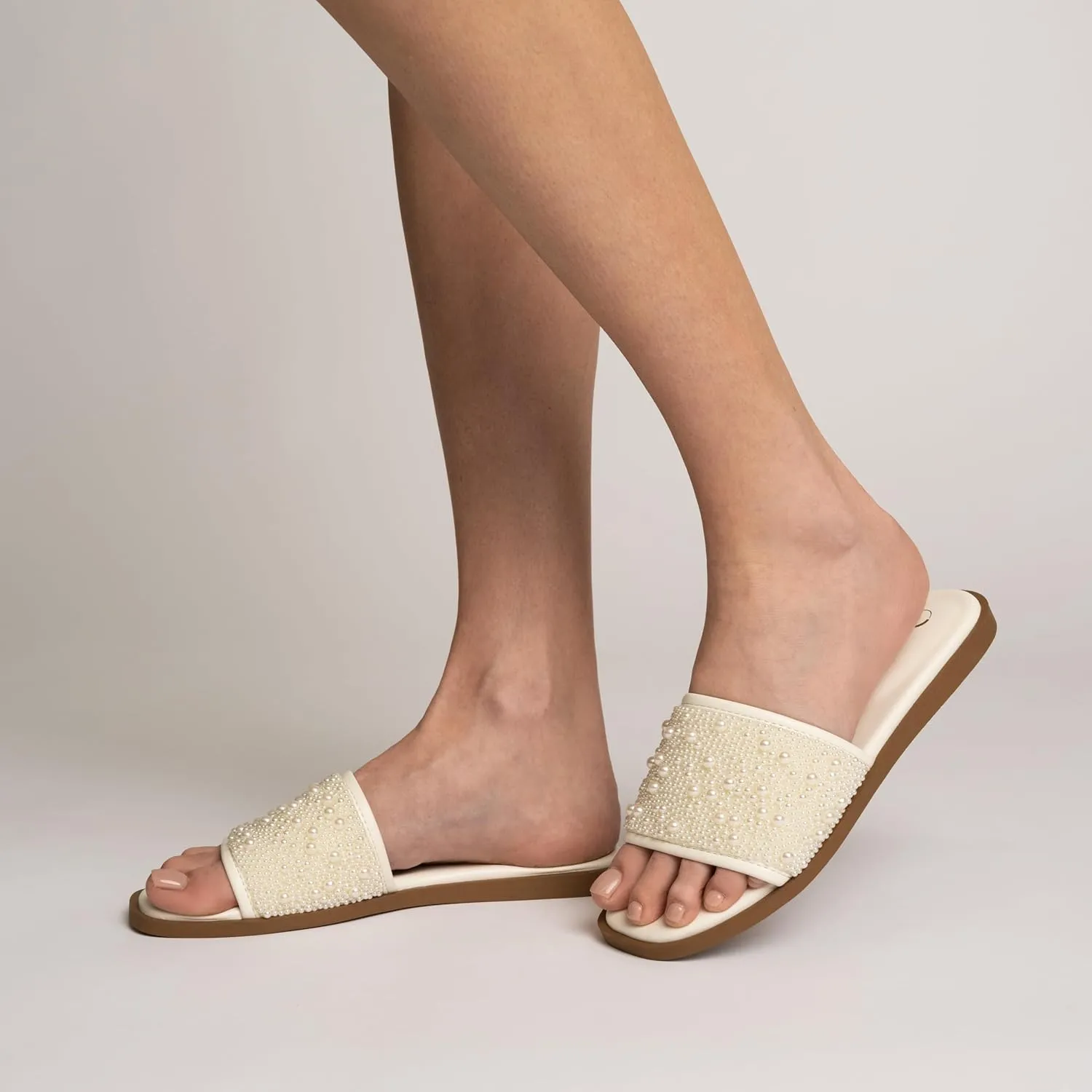 Journee Collection Women's Precly-bsh-095 Flat Sandal