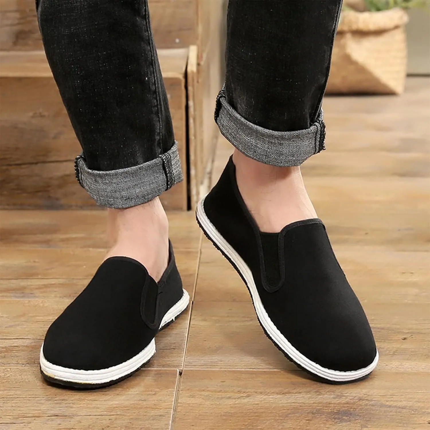 Men's Wide Slip-On Shoes Chinese Martial Arts Tai-Chi Old Beijing Kung Fu Canvas Flat Shoes, Soft Breathable Aesthetics Rubber Soled Slippers, Have A History of Thousands of Years