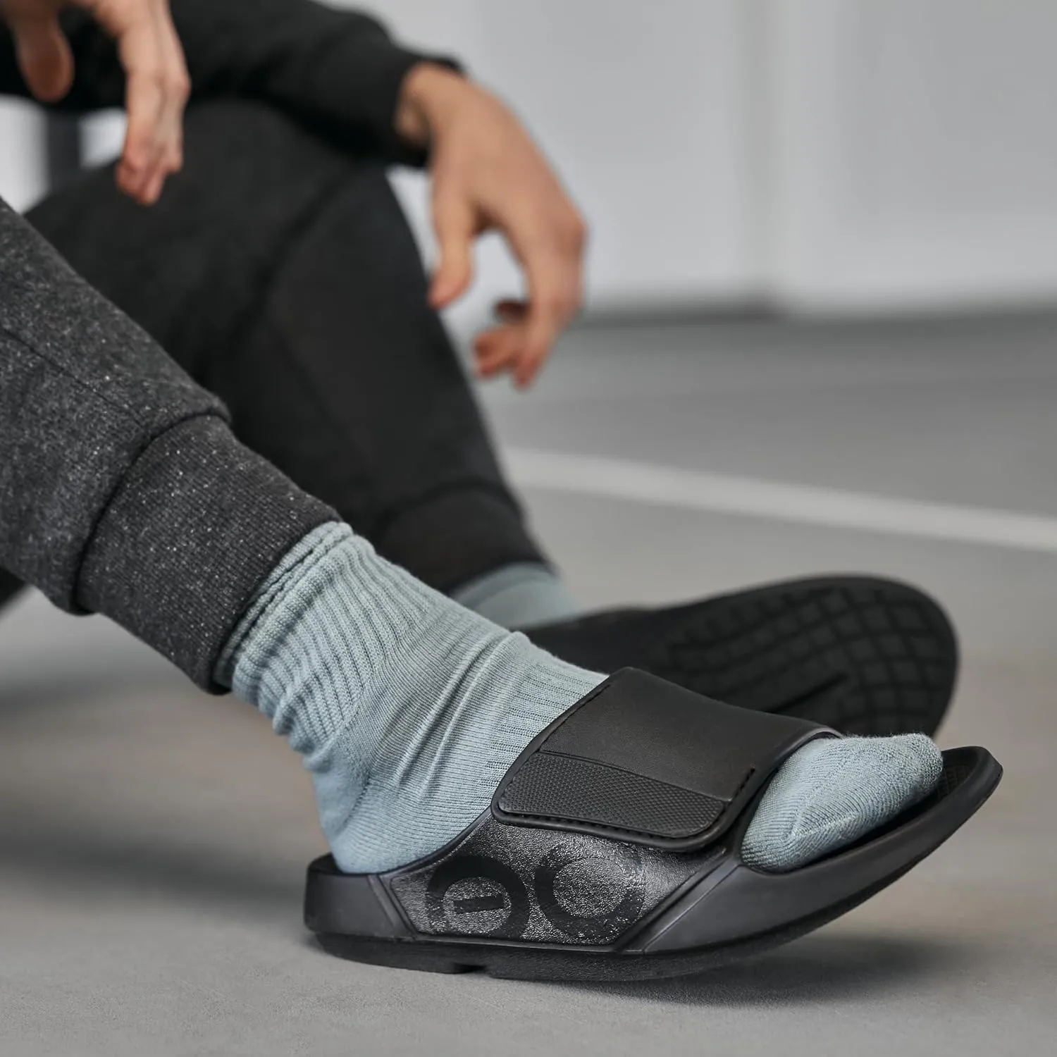 OOFOS Unisex-Adult Ooahh Sport Flex Slide Sandal