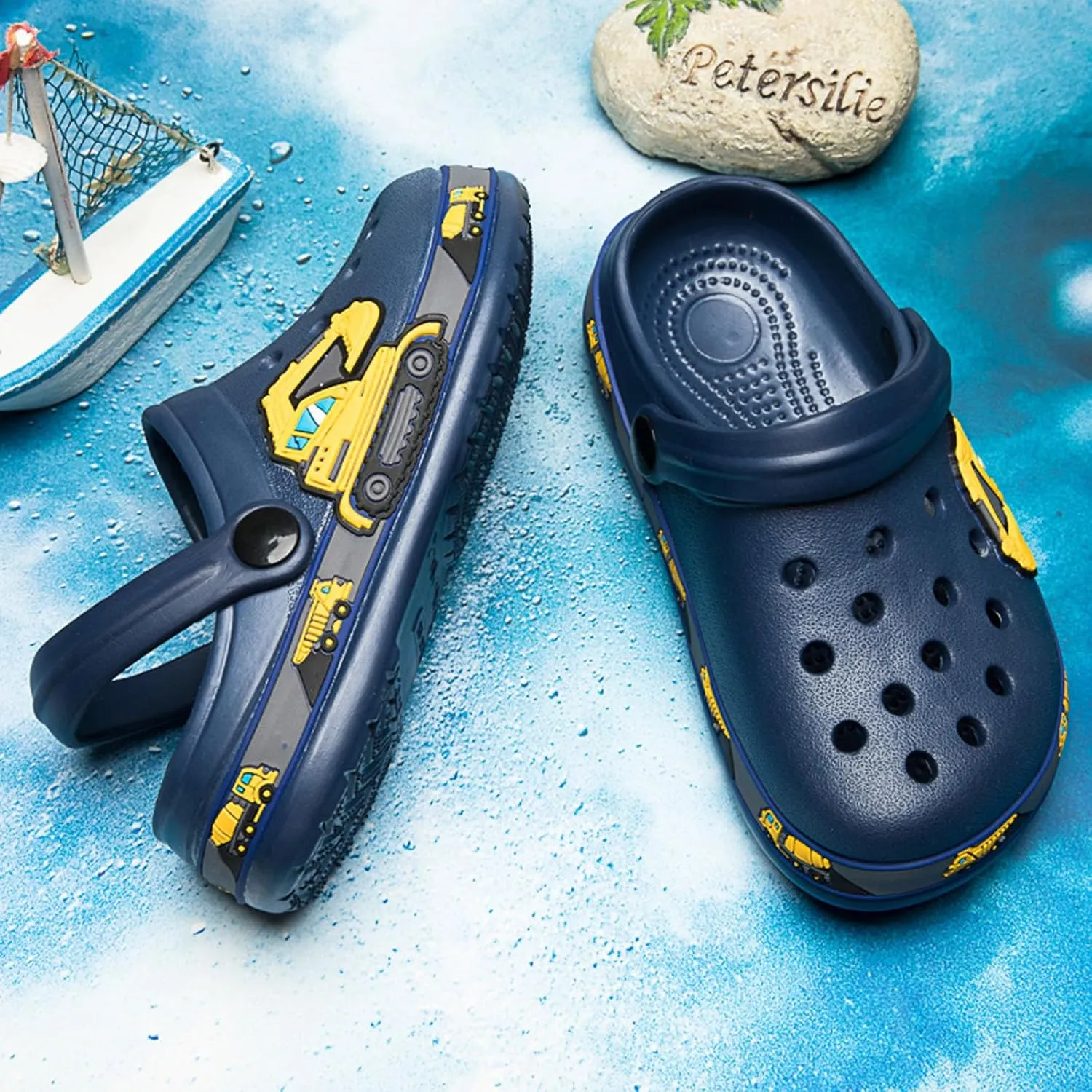 SECHRITE Kids Fur Lined Clogs Garden Shoes for Boys Girls Toddler Cartoon Sandals with Removable Fleece Lined Winter Warm Indoor Outdoor Home Slippers Non-Slip Sole